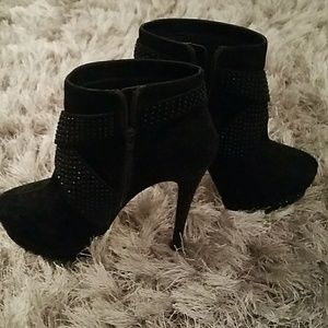 Platform ankle boots